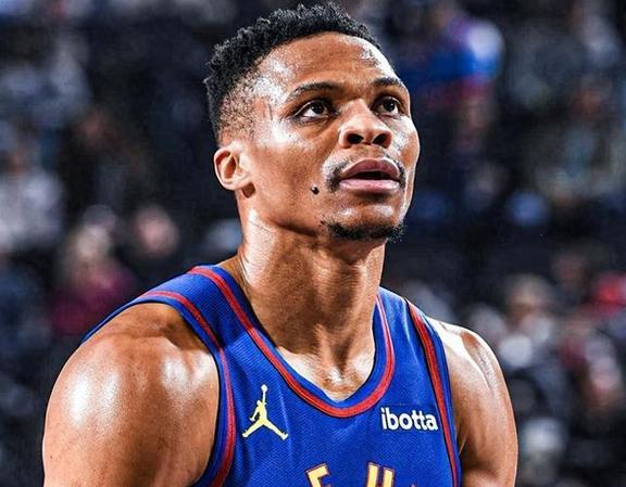  字母哥2和威少3值得入手 