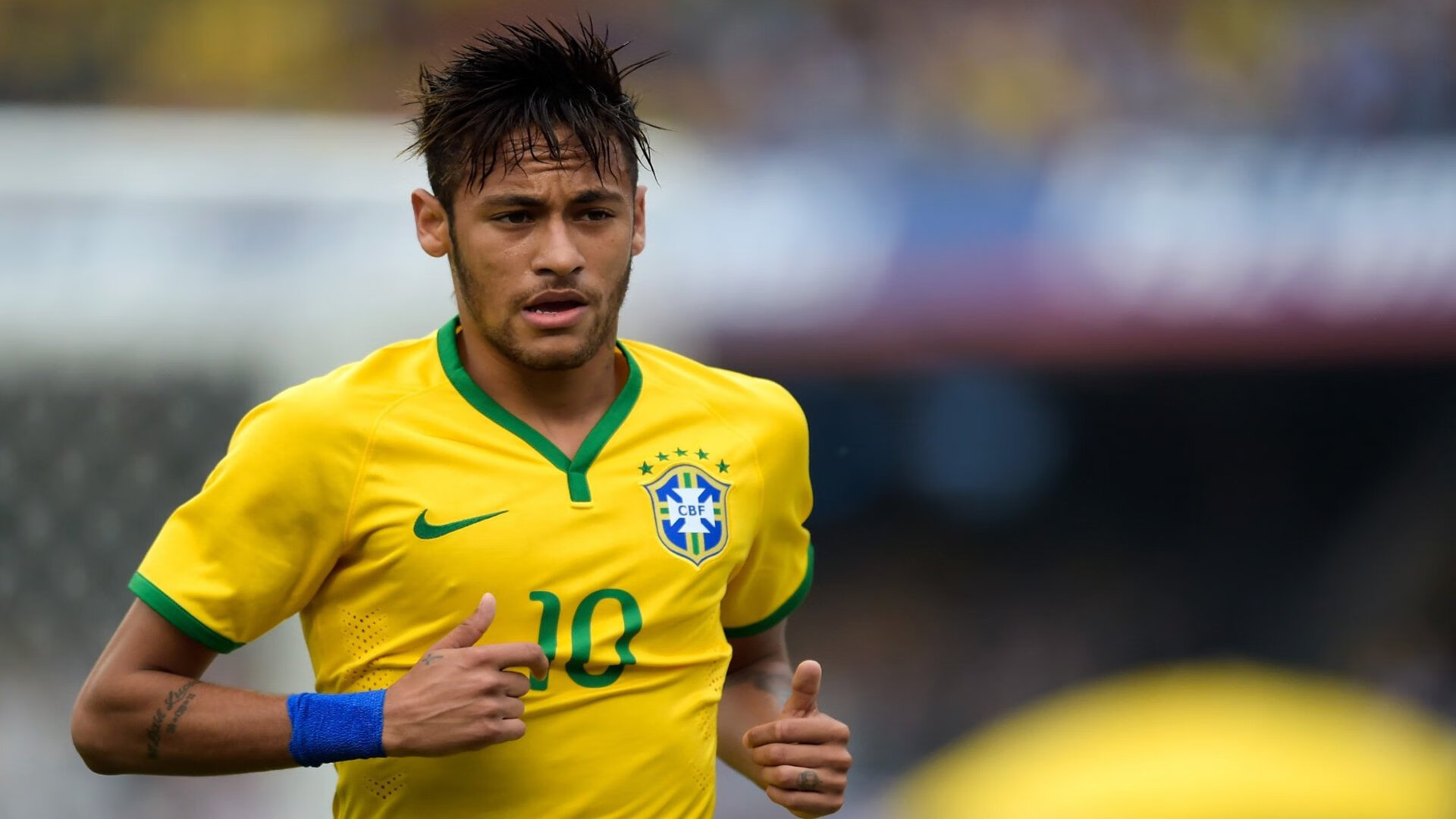 电竞赛场焦点！中国队对阵英格兰队，意外判罚引发热议，比赛氛围紧张